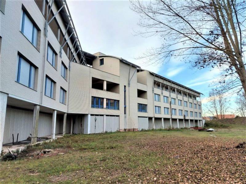 negozio in vendita ad Alba