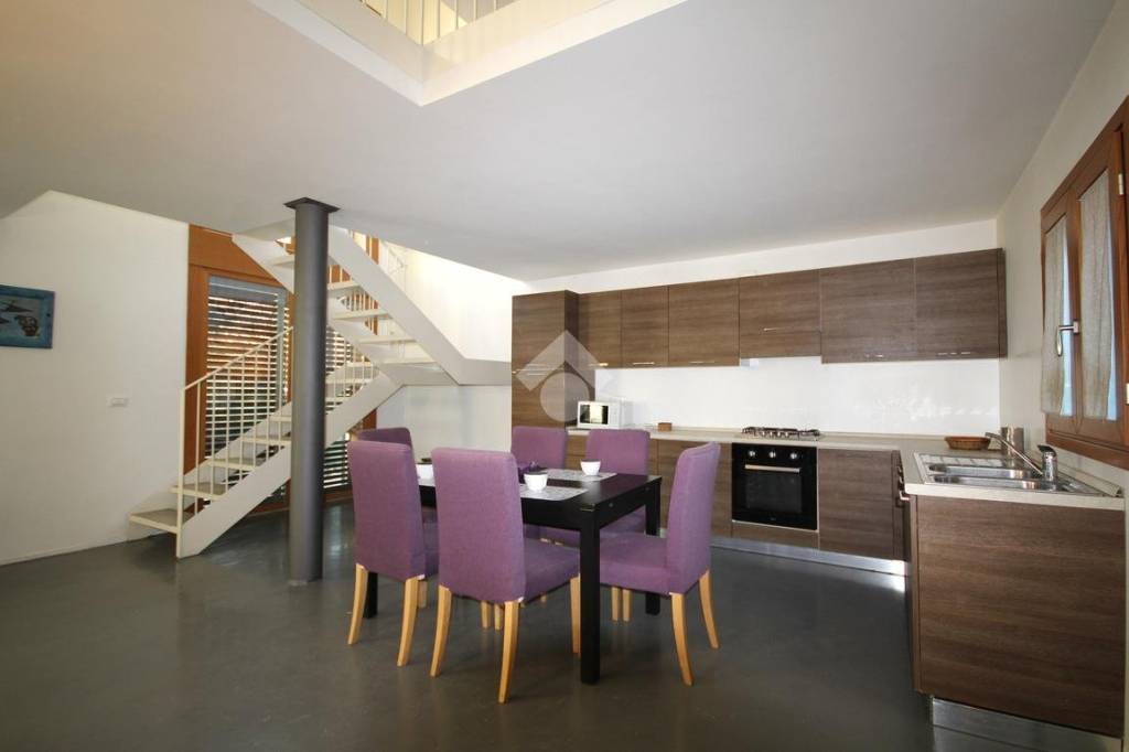 casa indipendente in vendita ad Alba