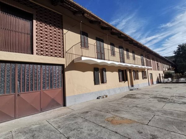 casa indipendente in vendita ad Alba