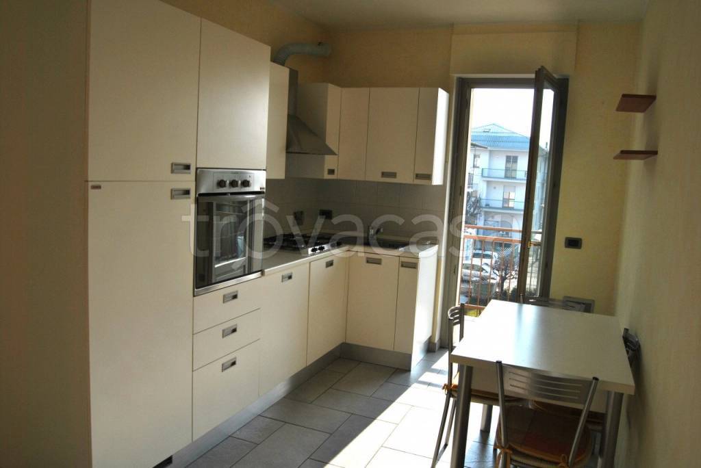 appartamento in vendita ad Alba in zona Mussotto