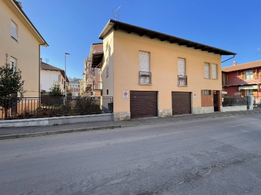 casa indipendente in vendita ad Alba