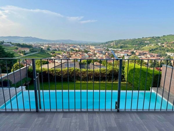 casa indipendente in vendita ad Alba