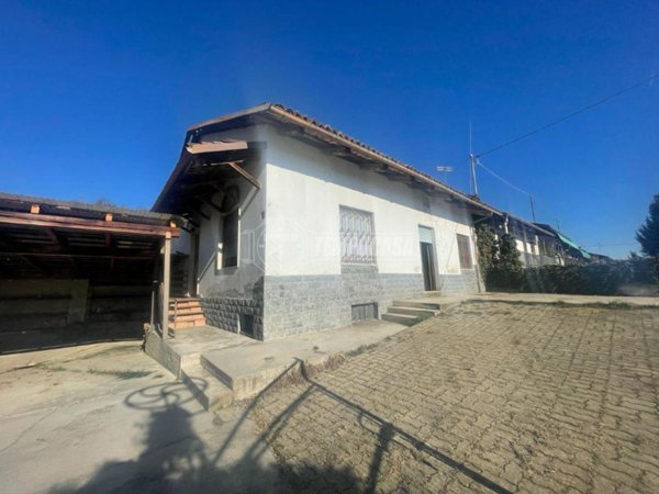 casa indipendente in vendita ad Alba