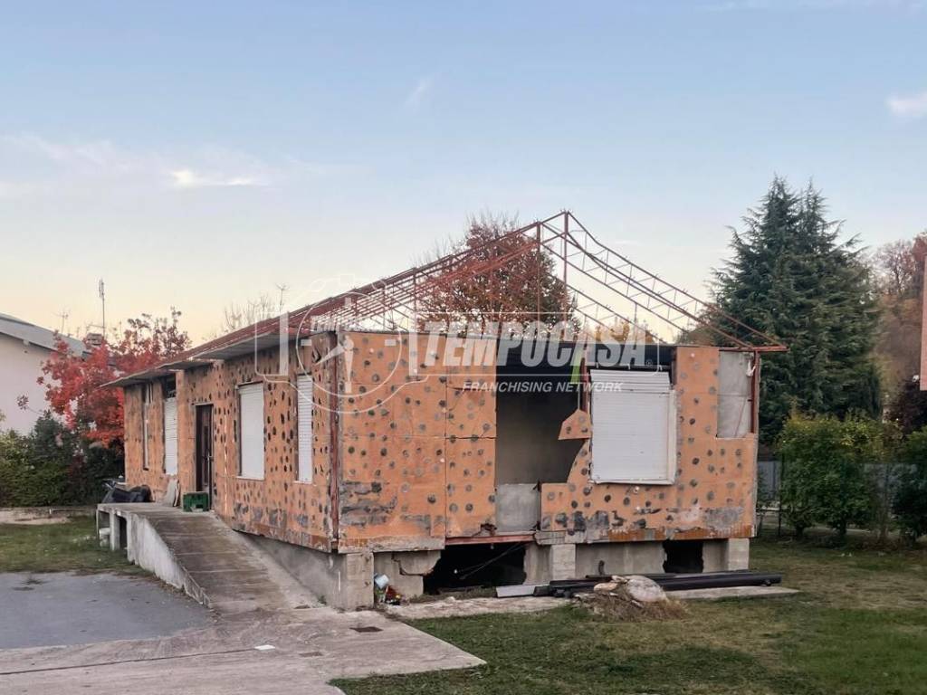 casa indipendente in vendita ad Alba