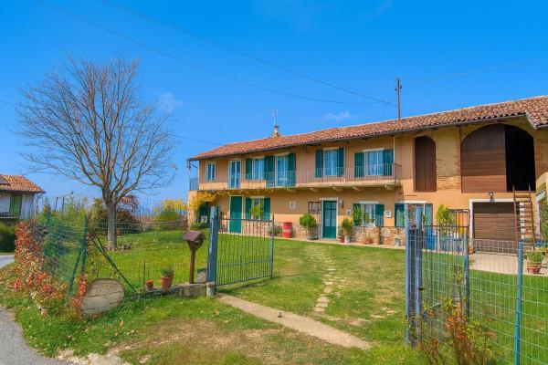 casale in vendita ad Alba
