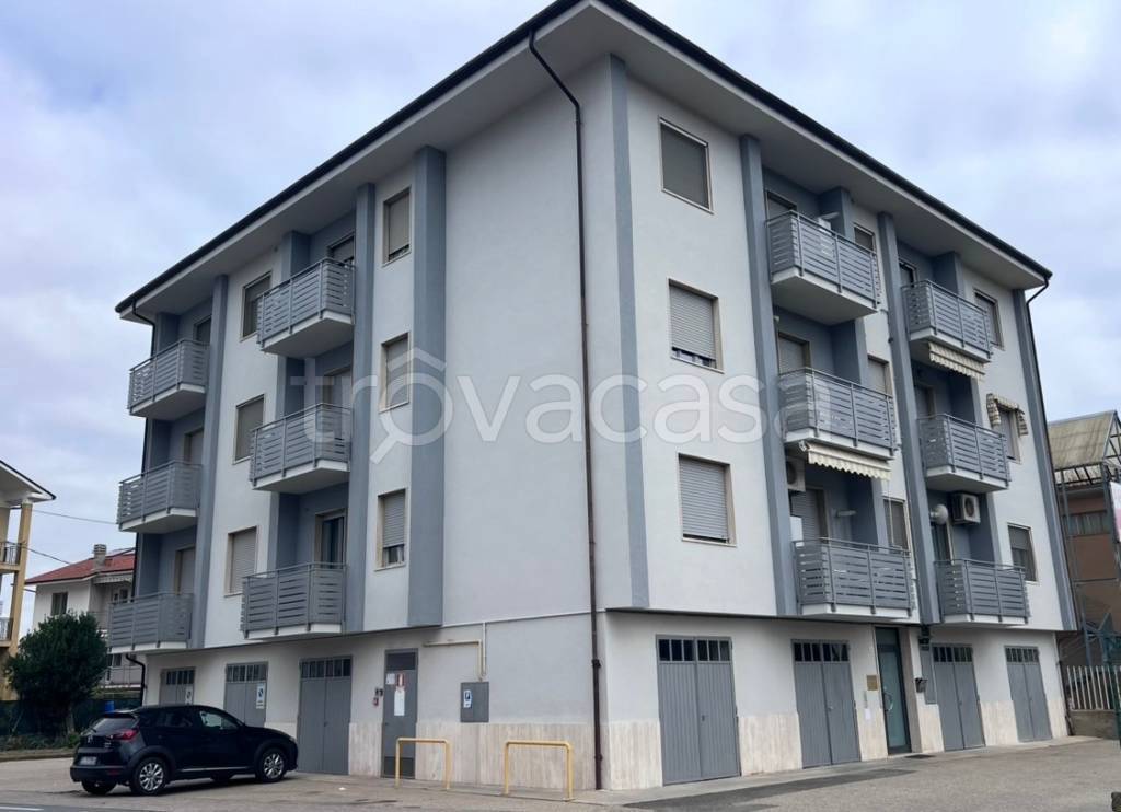 appartamento in vendita ad Alba