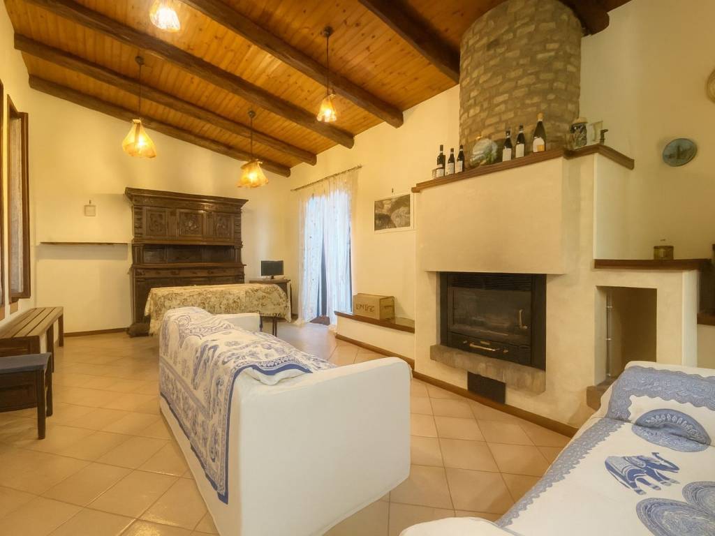 casa indipendente in vendita ad Alba