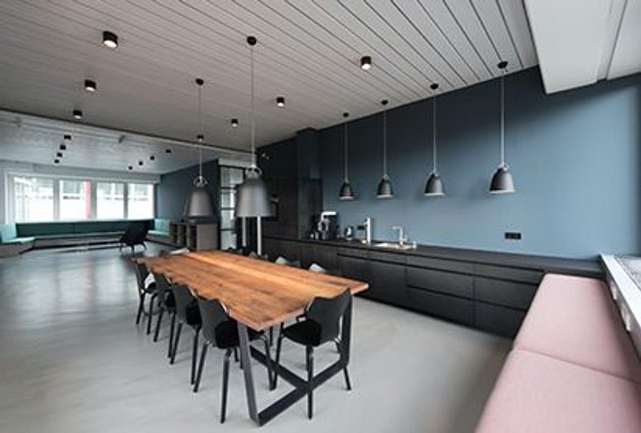 negozio in vendita ad Alba