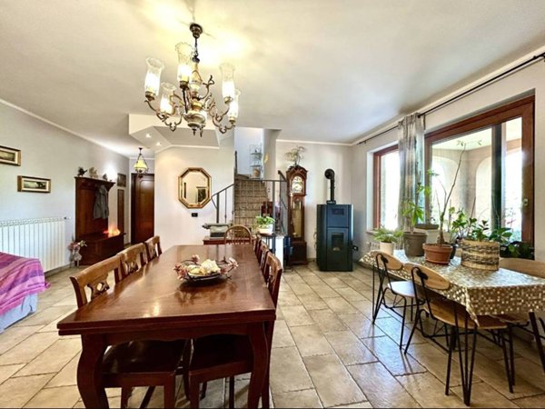 casa indipendente in vendita ad Alba