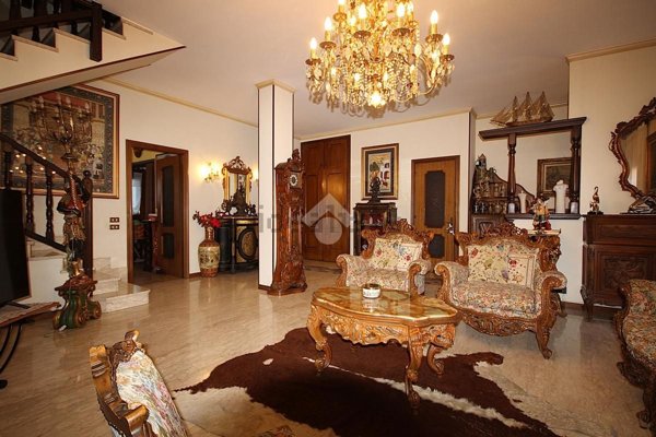 casa indipendente in vendita ad Alba