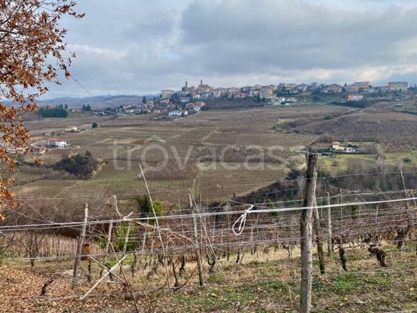 negozio in vendita ad Alba