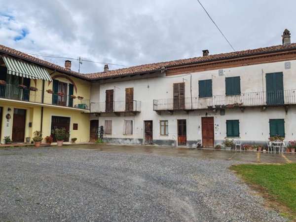 casa indipendente in vendita ad Alba