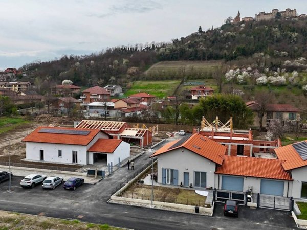 casa indipendente in vendita ad Alba