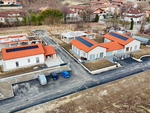 casa indipendente in vendita ad Alba