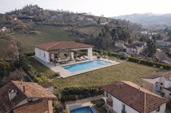 casa indipendente in vendita ad Alba