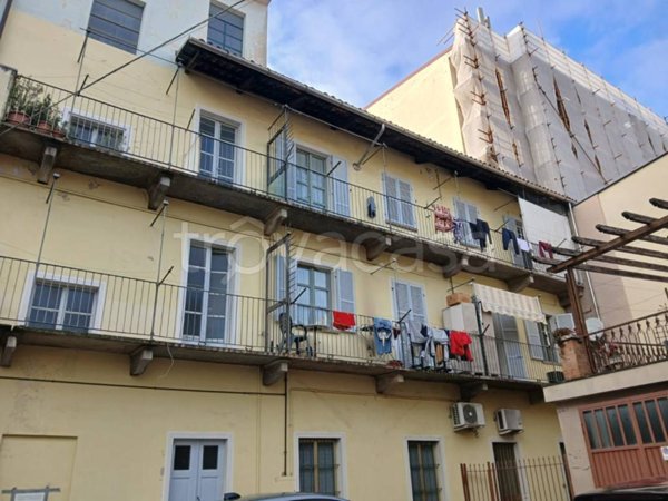 locale commerciale in vendita ad Alba