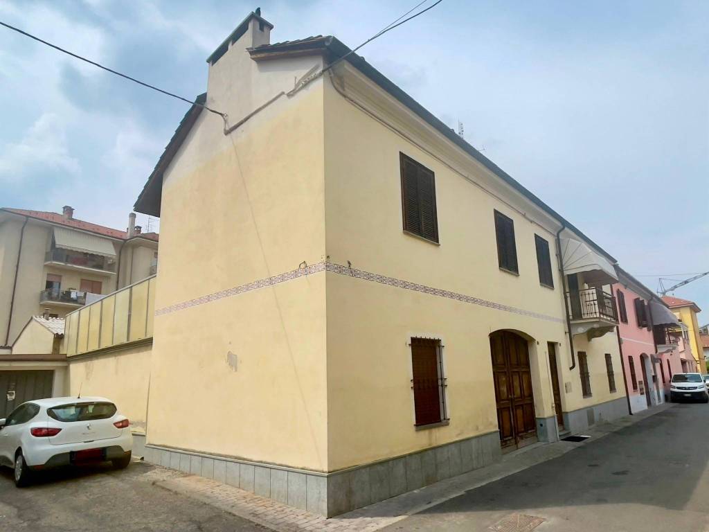 casa indipendente in vendita ad Alba