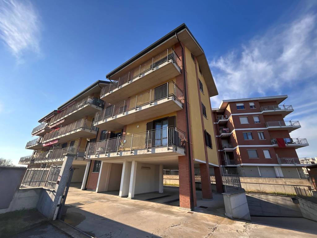 appartamento in vendita ad Alba in zona Mussotto