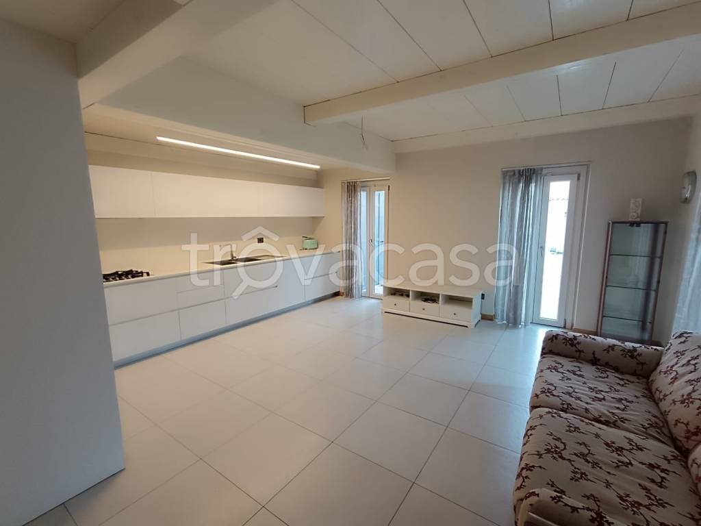 casa indipendente in vendita ad Alba