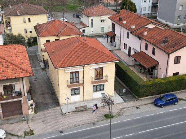 appartamento in vendita ad Alba