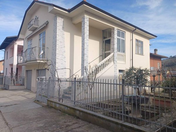 casa indipendente in vendita ad Alba