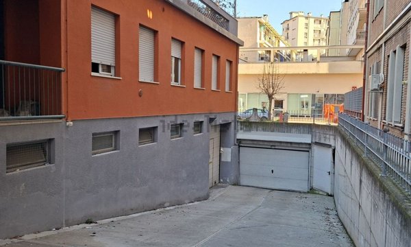 ufficio in vendita ad Alba