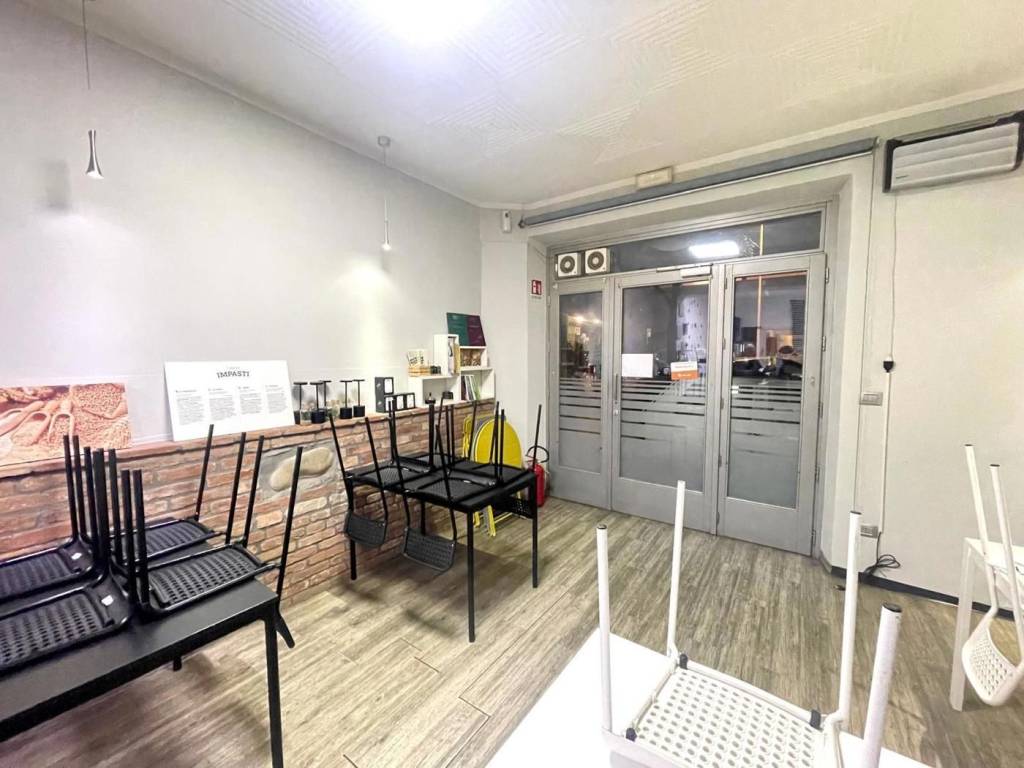 locale di sgombero in vendita ad Alba