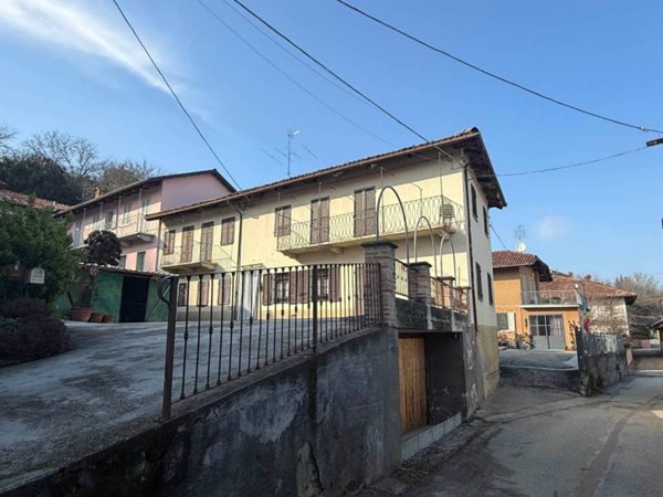 casa indipendente in vendita ad Alba