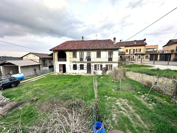 casale in vendita ad Alba