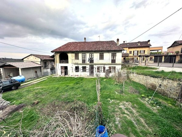 casale in vendita ad Alba