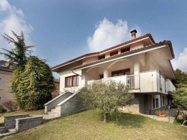 casa indipendente in vendita ad Alba