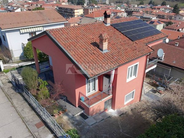casa indipendente in vendita ad Alba