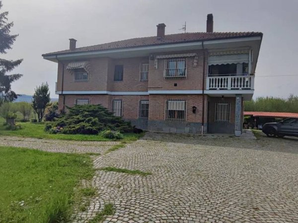 casa indipendente in vendita ad Alba