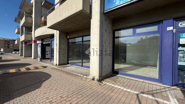 locale commerciale in vendita ad Alba in zona Mussotto