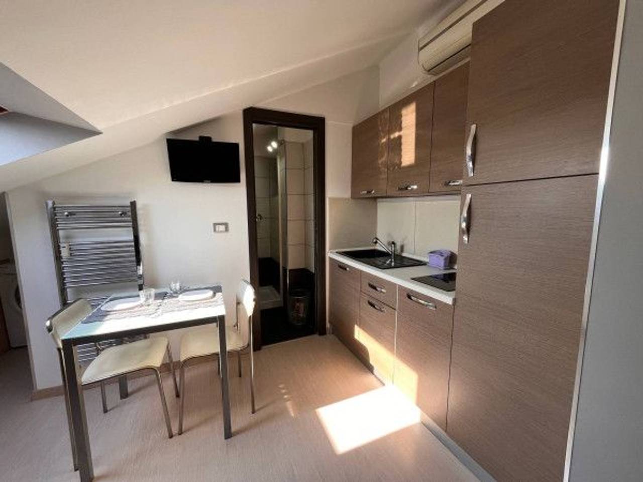 negozio in vendita ad Alba