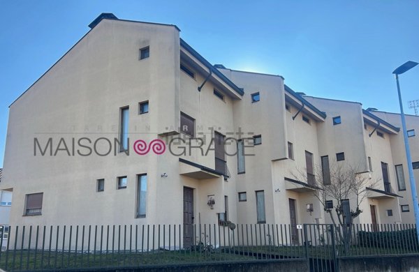 casa indipendente in vendita ad Alba