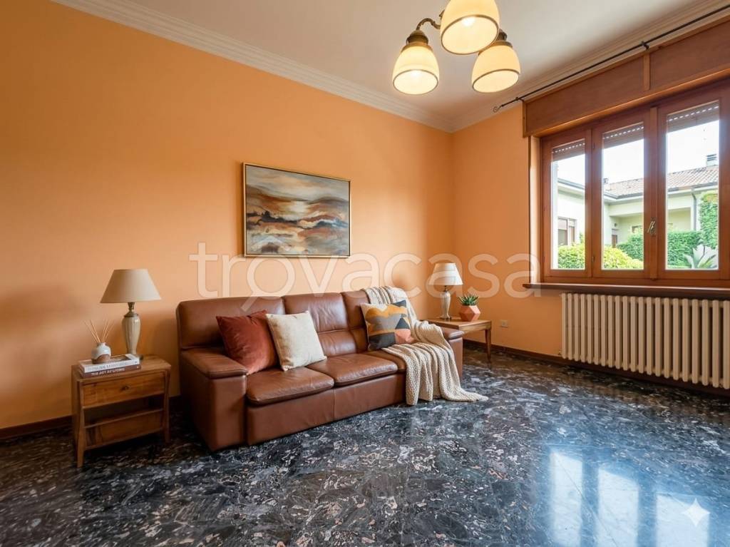 appartamento in vendita ad Alba