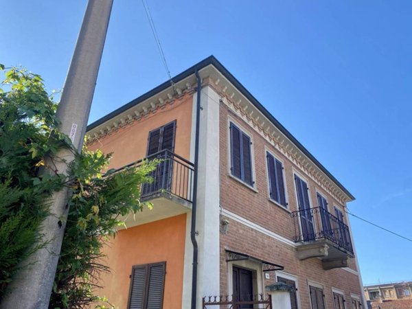 casa indipendente in vendita ad Alba