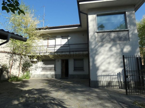 casa indipendente in vendita ad Alba