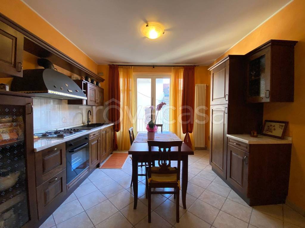 appartamento in vendita ad Alba
