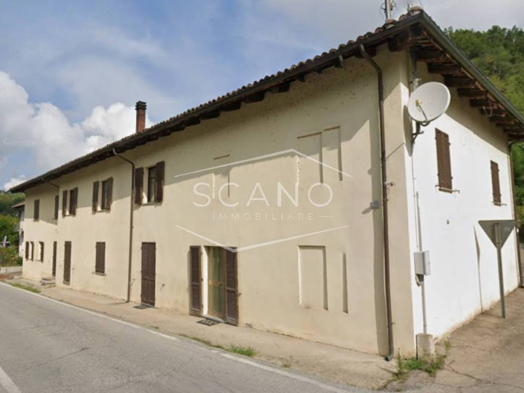 casale in vendita ad Alba