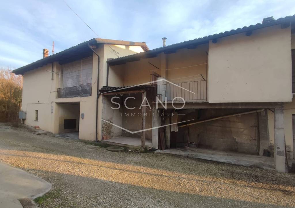 casa indipendente in vendita ad Alba