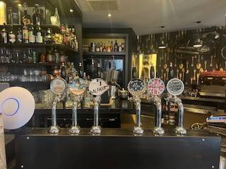 negozio in vendita ad Alba