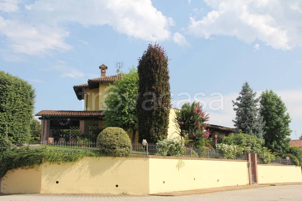 casa indipendente in vendita ad Alba