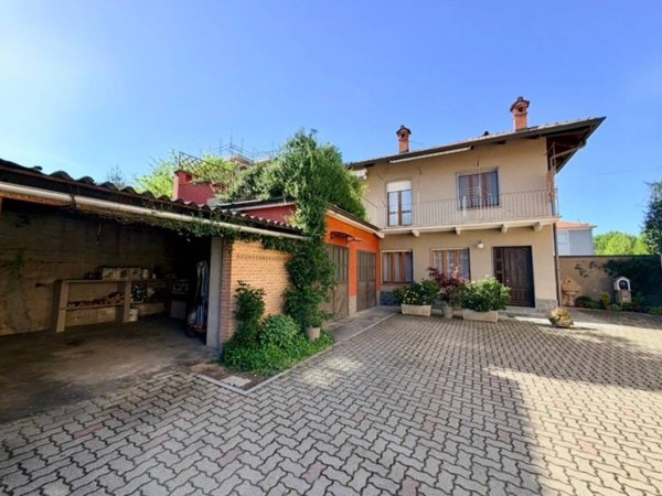 casa indipendente in vendita ad Alba