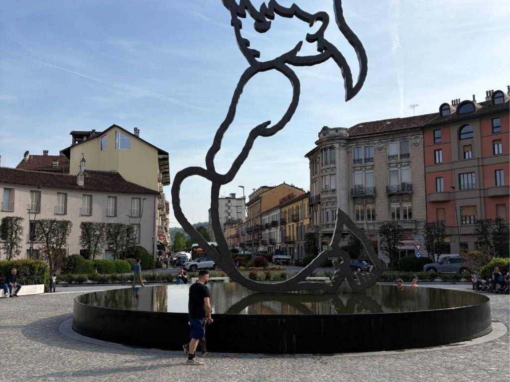 negozio in vendita ad Alba