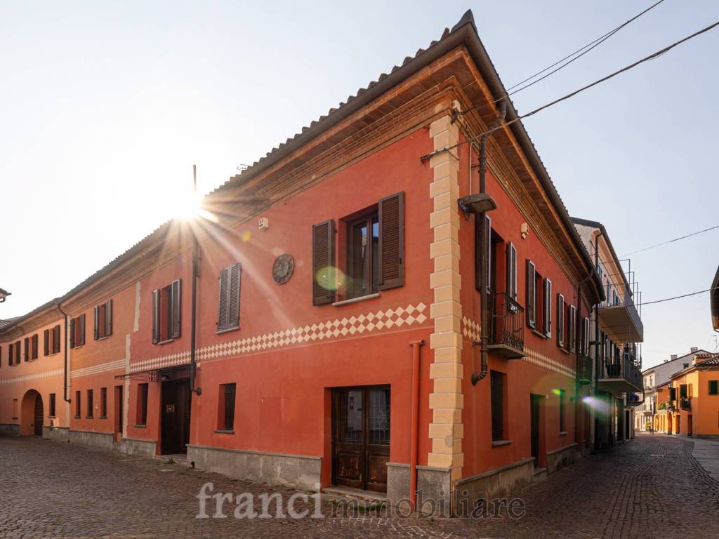 casa indipendente in vendita ad Alba