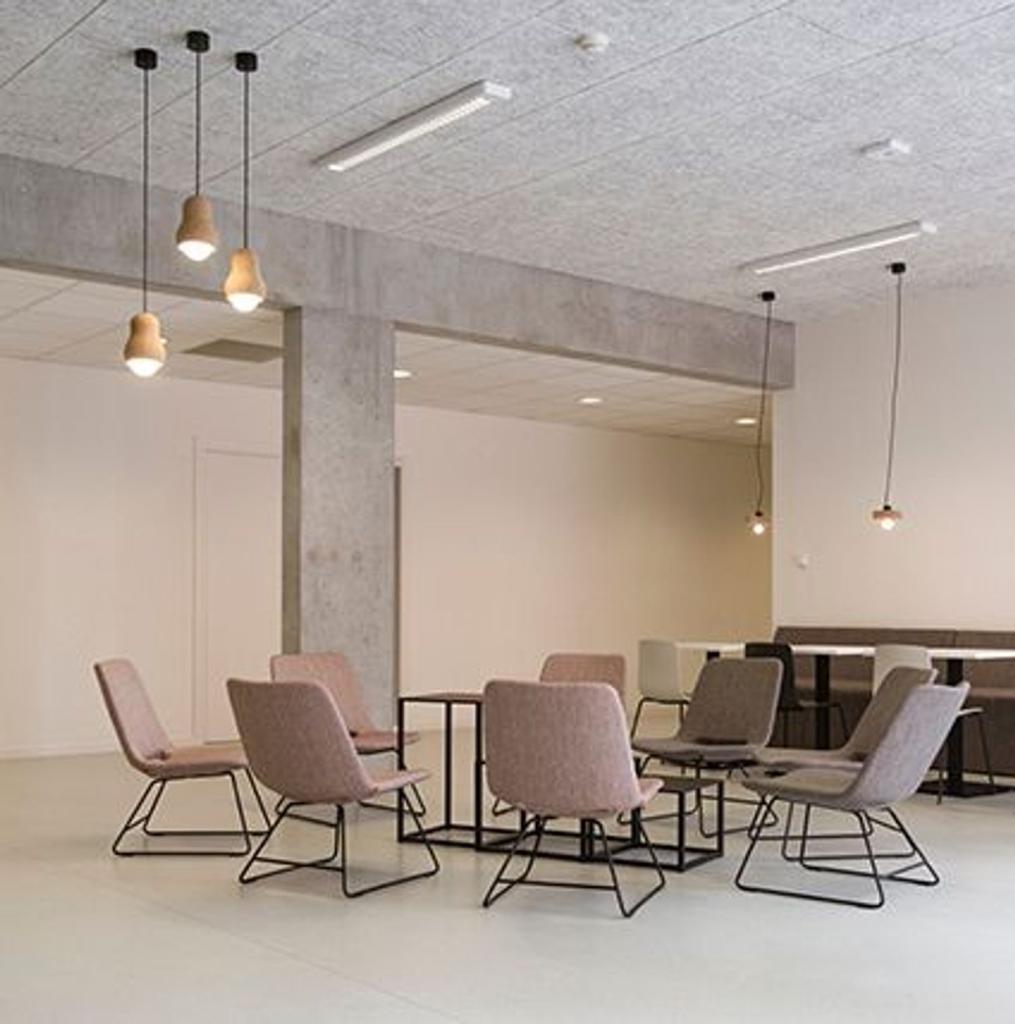 negozio in vendita ad Alba