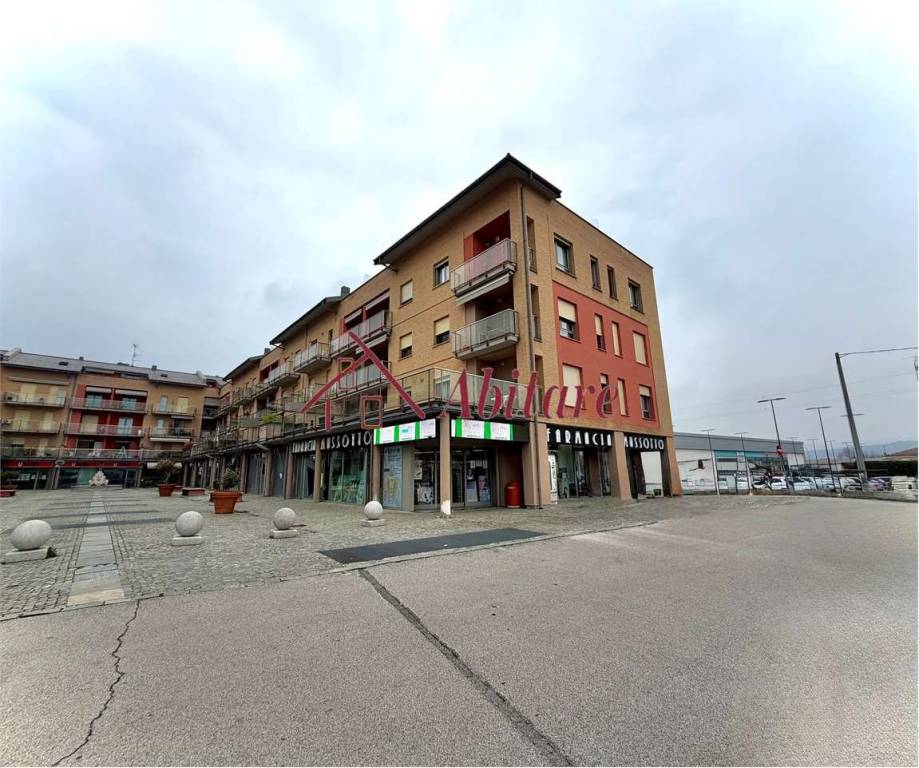 appartamento in vendita ad Alba in zona Mussotto