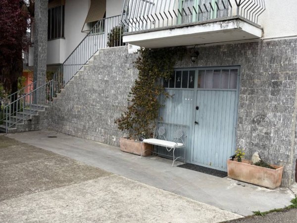 casa indipendente in vendita ad Alba in zona Mussotto